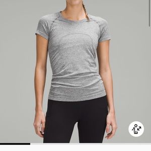 Lululemon swiftly tech short sleeved top.
